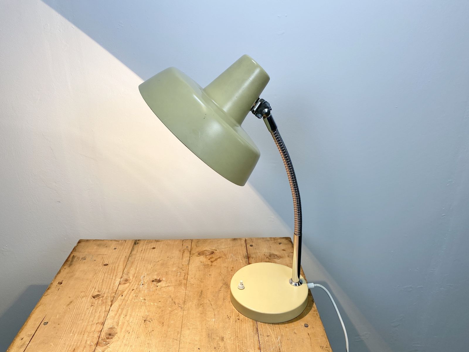 Beige Gooseneck Table Lamp, 1960s photo furniture