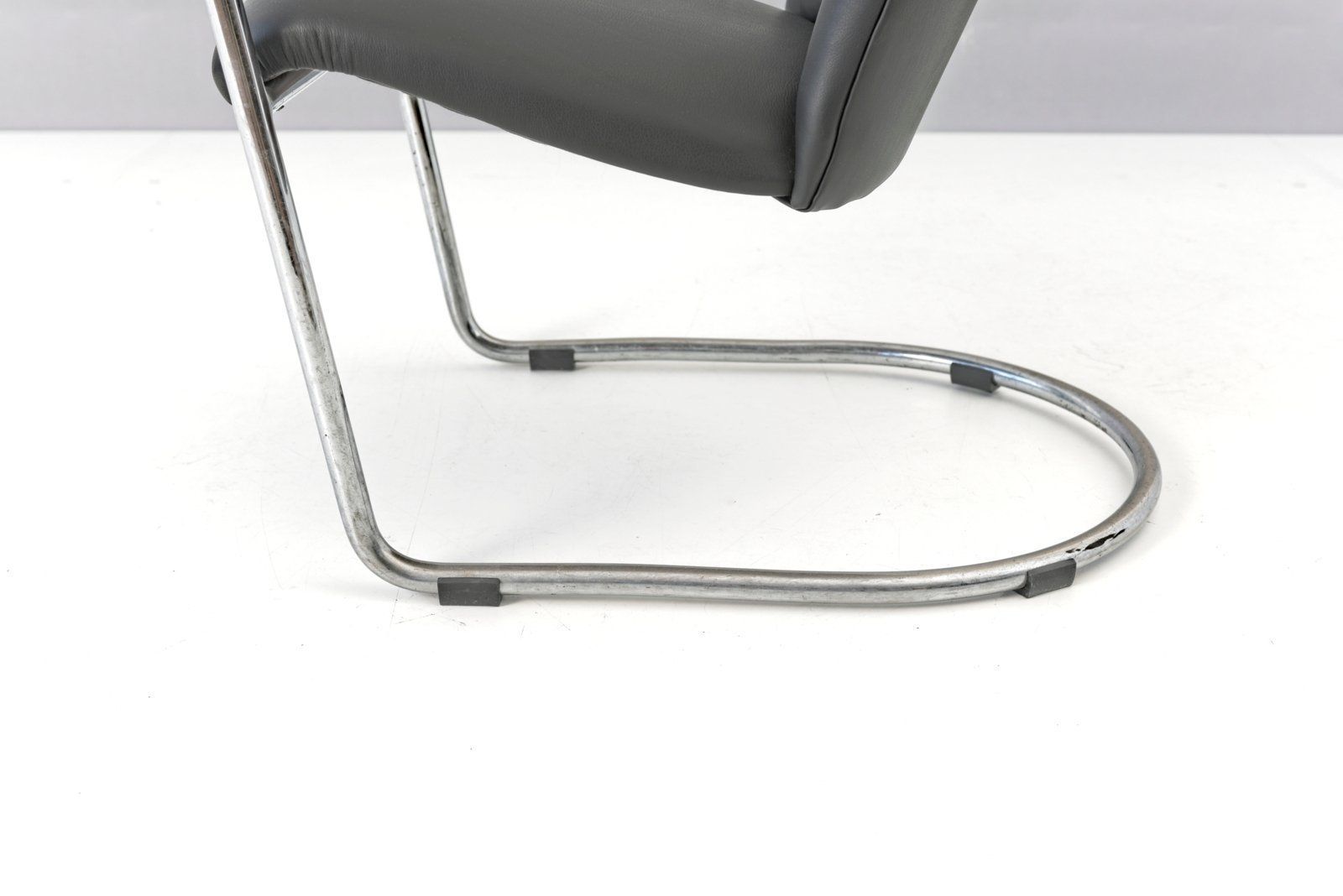 Dutch Nr. 414 Cantilever Armchair By Willem Hendrik Gispen For Gispen, 1930s photo vintage