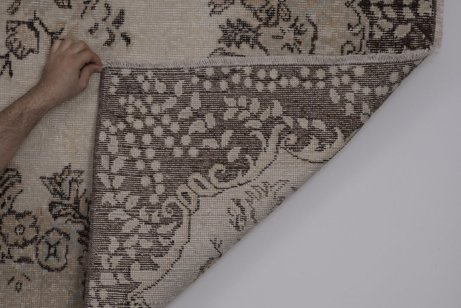 photo furniture Vintage Sparta Rug, 1970s Vintage Distressed Sparta Rug With Floral Border
