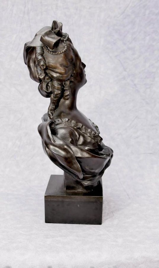French Bronze Bust Marie Antoinette Casting Statue Queen Of France photo vintage