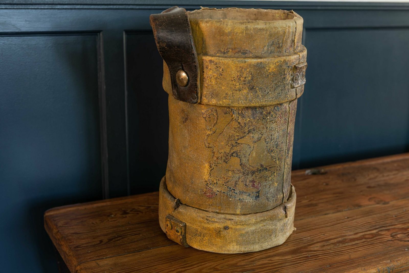 Leather Cordite Carrier With Royal Coat Of Arms photo 397.0