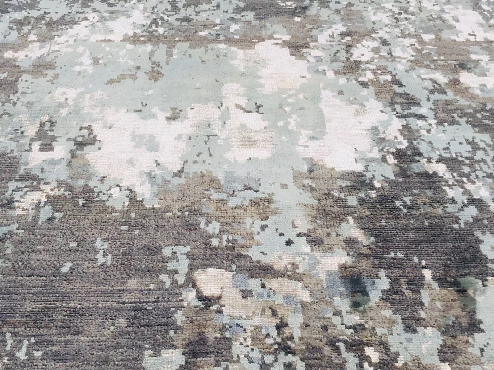 Chubi Carpet From Zenza Contemporary Art & Deco, 2000 photo vinterior