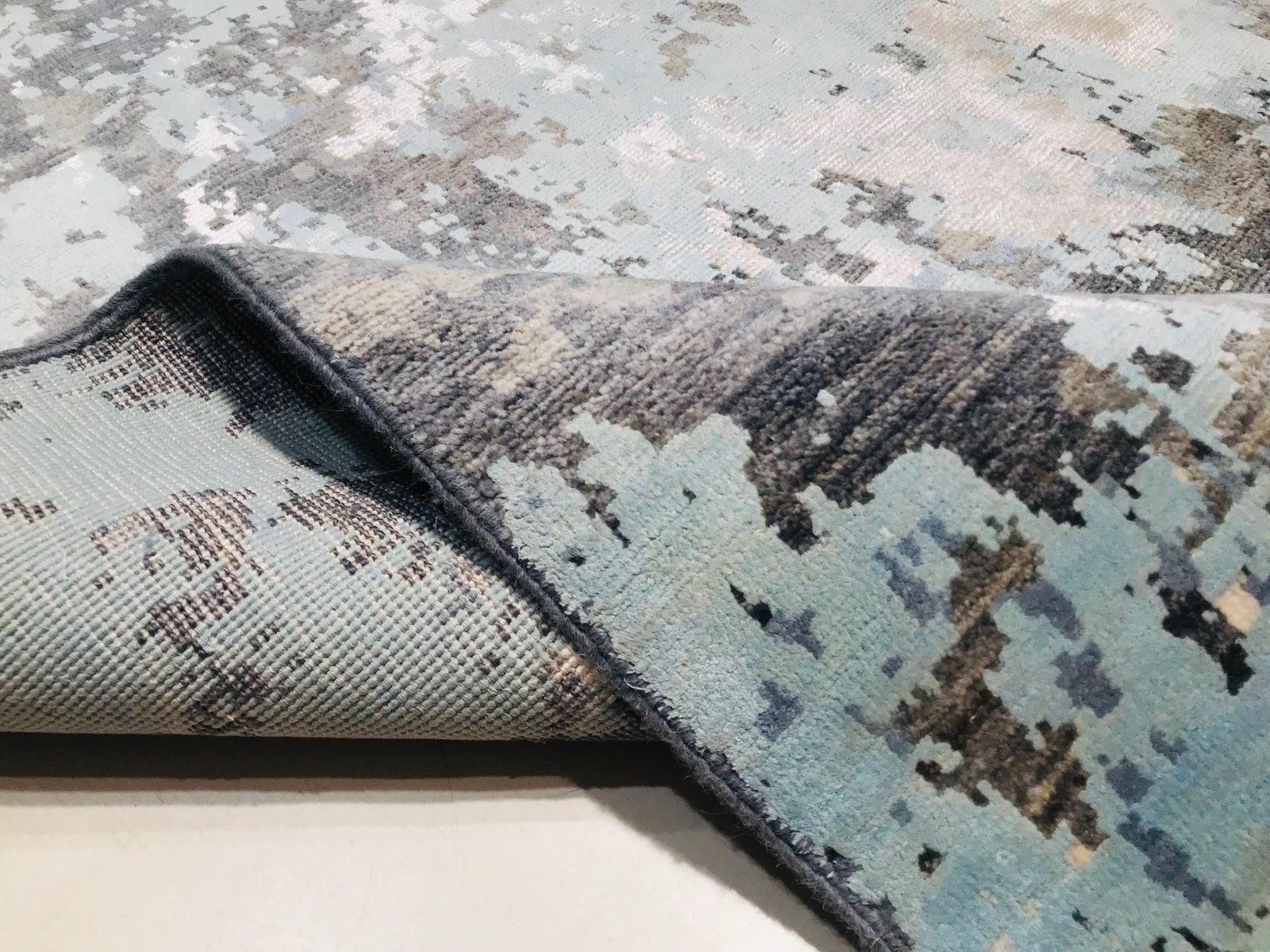 photo for sale Chubi Carpet From Zenza Contemporary Art & Deco, 2000