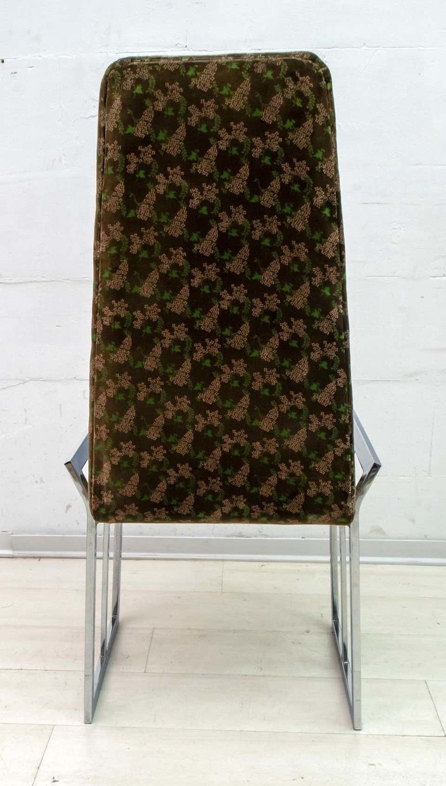 photo furniture Set Of 4 Mid Century Modern Italian Chromed Steel And Velvet Dining Chairs, 70s