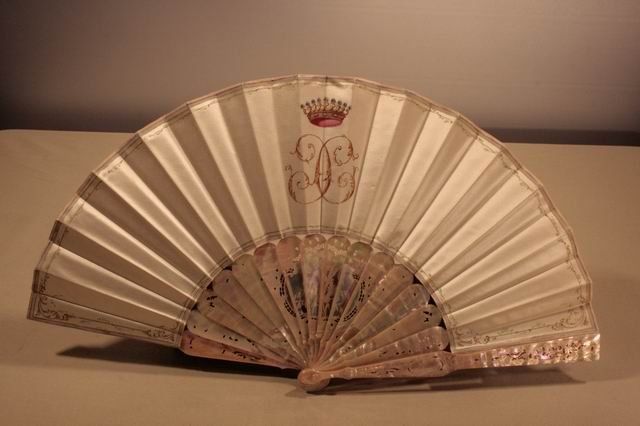 Mother Of Pearl And Painted Silk Fan, Xi Xth Century photo vintage