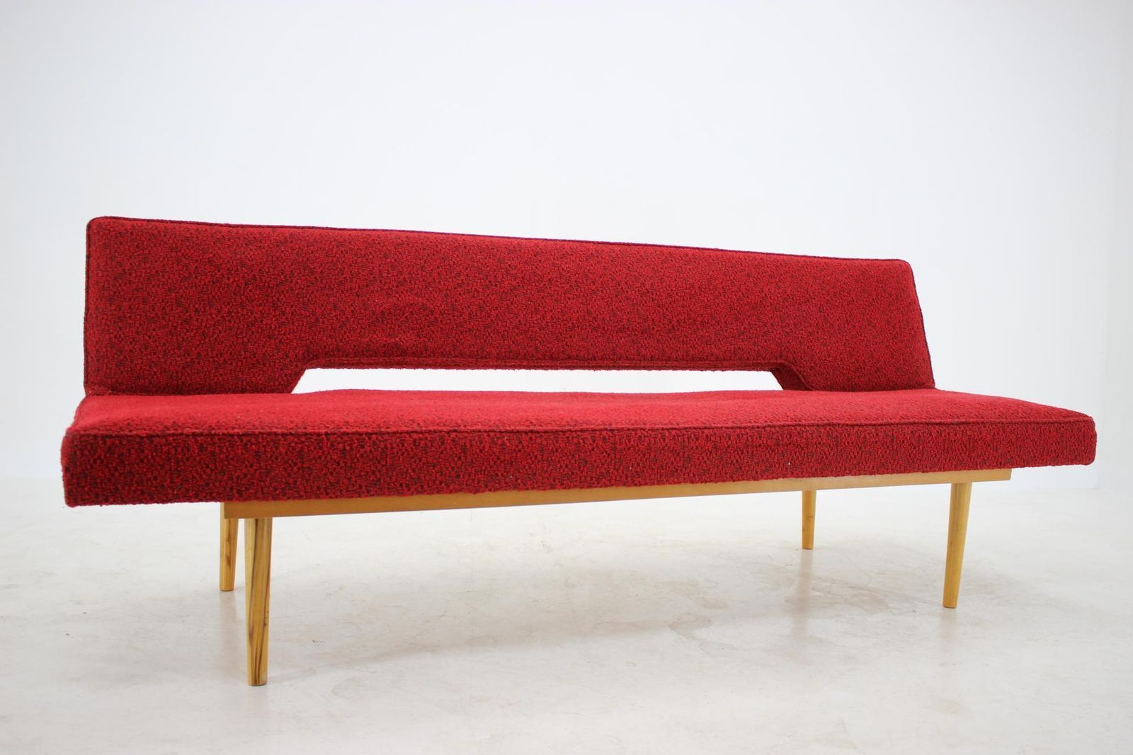 photo furniture Midcentury Daybed Or Sofa Miroslav Navratil, Interier Praha, 1960s