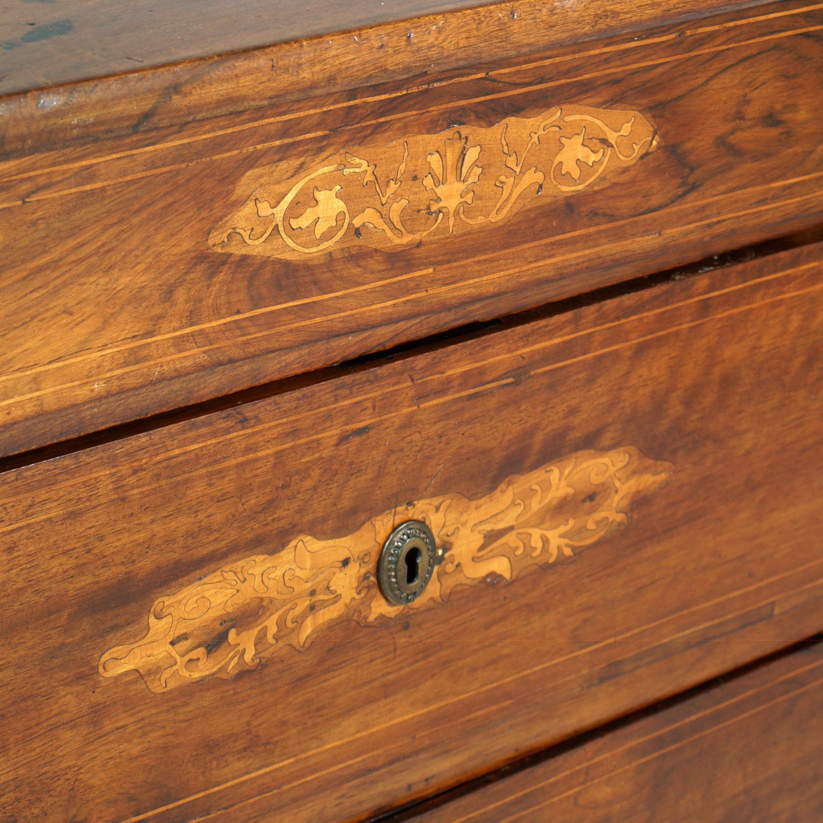 17th Century Lombard Piedmont Area, Chest Of Drawers, Commode,  Inlaid Walnut Wax Polished photo vintage
