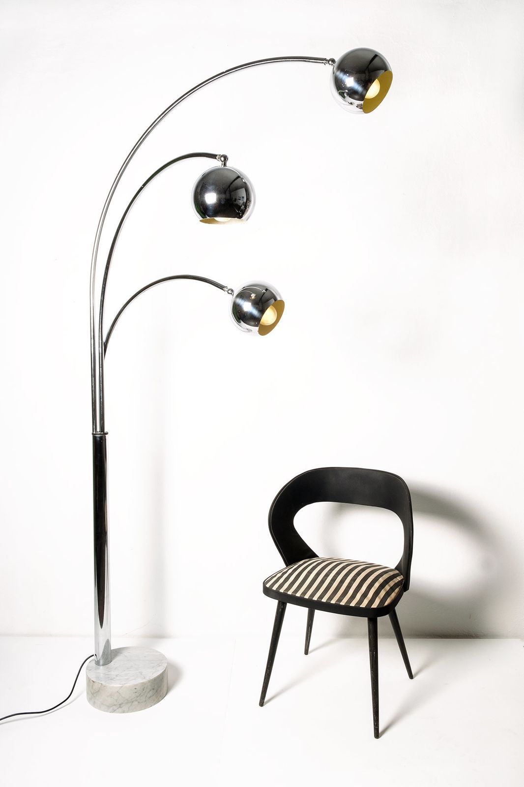 Splendid  Carrara Marble And Chrome Floor Lamp, "Muguet" By Goffredo Reggiani, Italy 1970s