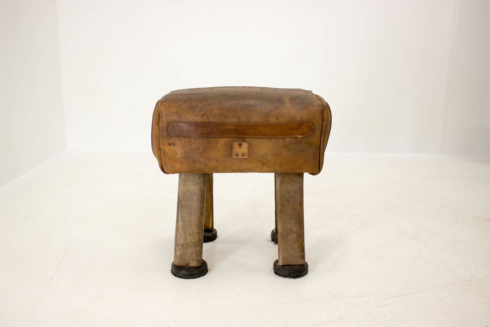 Seat In The Style Of Sport Bench photo 518.0