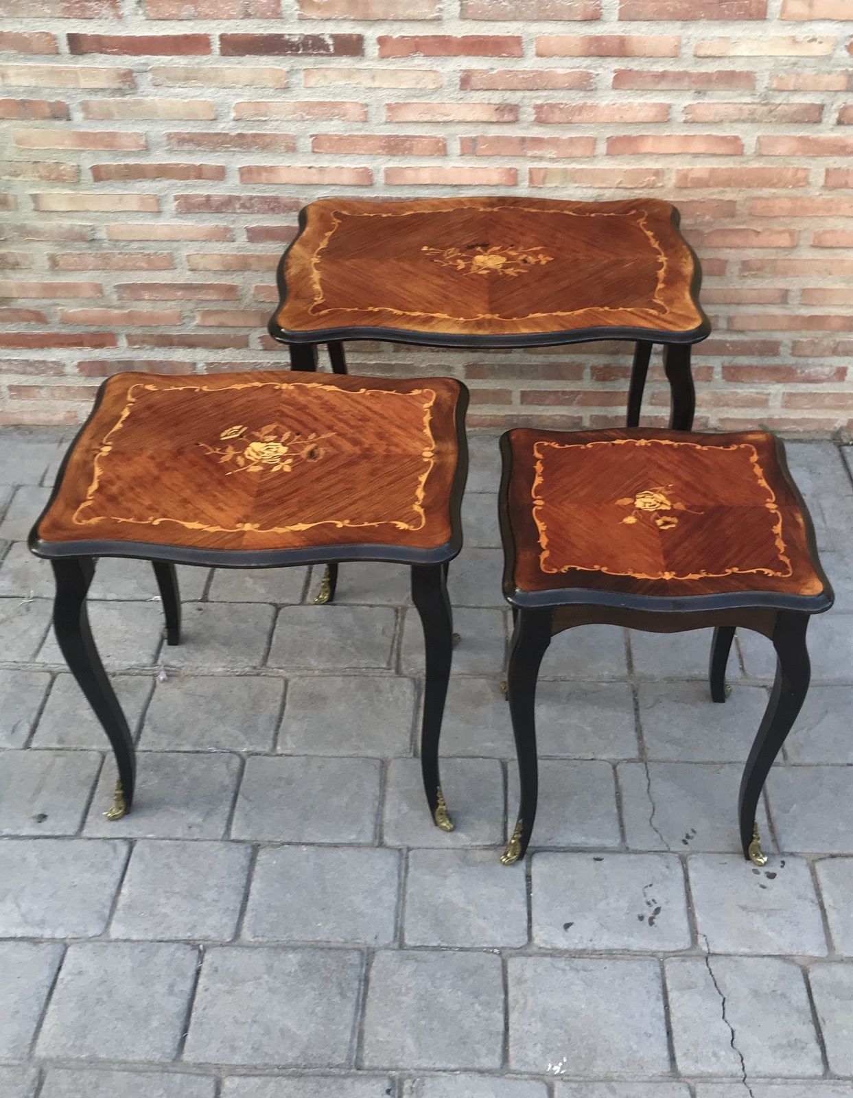 photo vinterior 20th Century Nest Of 3 Marquetry Side Tables With Cabriole Shaped Legs