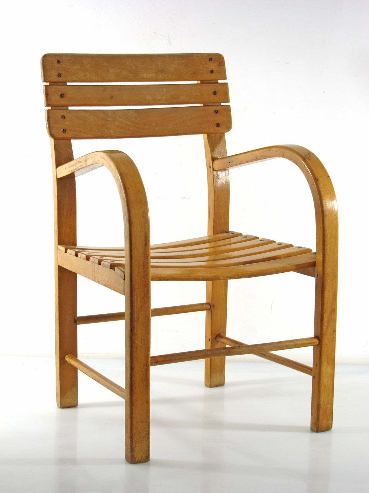 Vintage houten kinderstoel uit de jaren vijftig photo furniture