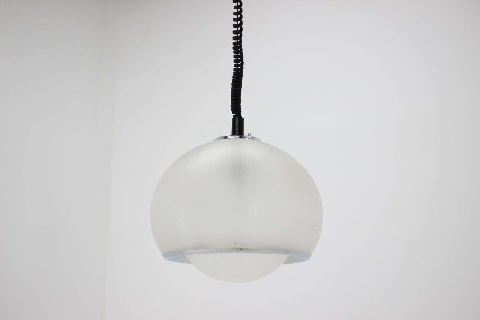 Mid-century hanglamp, ontwerp Harvey Guzzini, 1970 photo 636.0