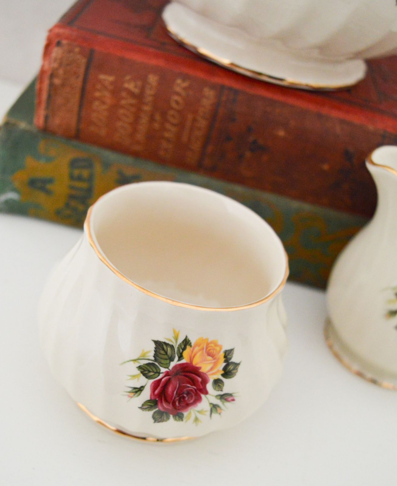 Sadler Porcelain China Tea Set , Teapot Cream And Sugar Bowl, Shabby Chic Afternoon Tea Set, Hand Painted With Gold Rim Sadler England photo Home Decor