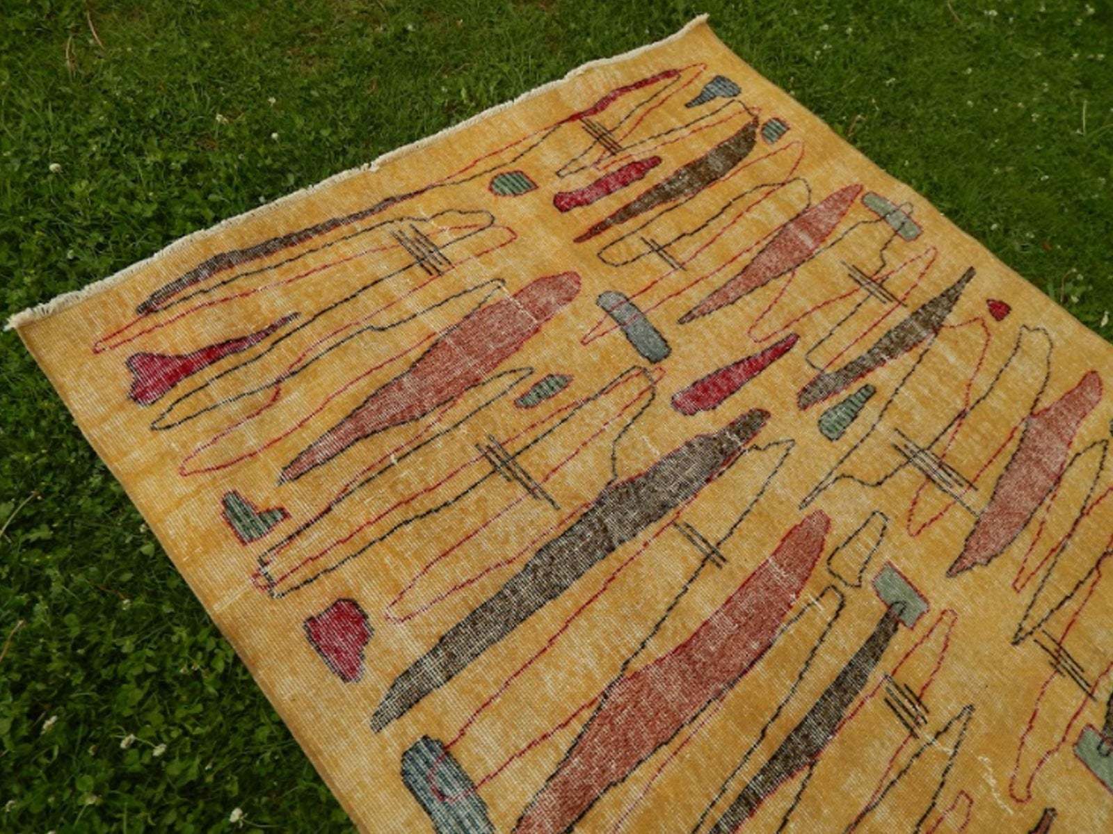 Vintage Zeki Müren Rug With A Modern Design   Turkish Art Deco Rug 5′ × 8′2″ photo buy