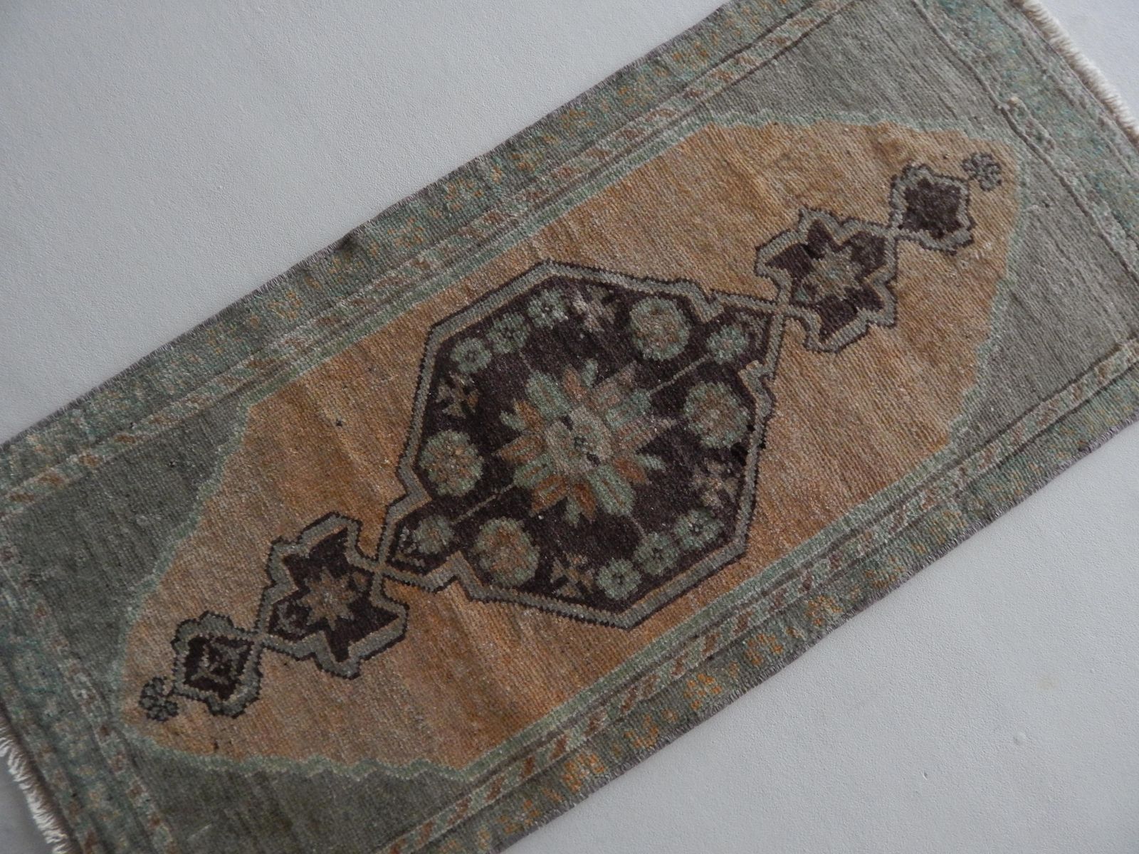 Distressed Low Pile Turkish Yastik Petite Rug Hand Knotted Faded Mat 19'' X 41' photo 157.0