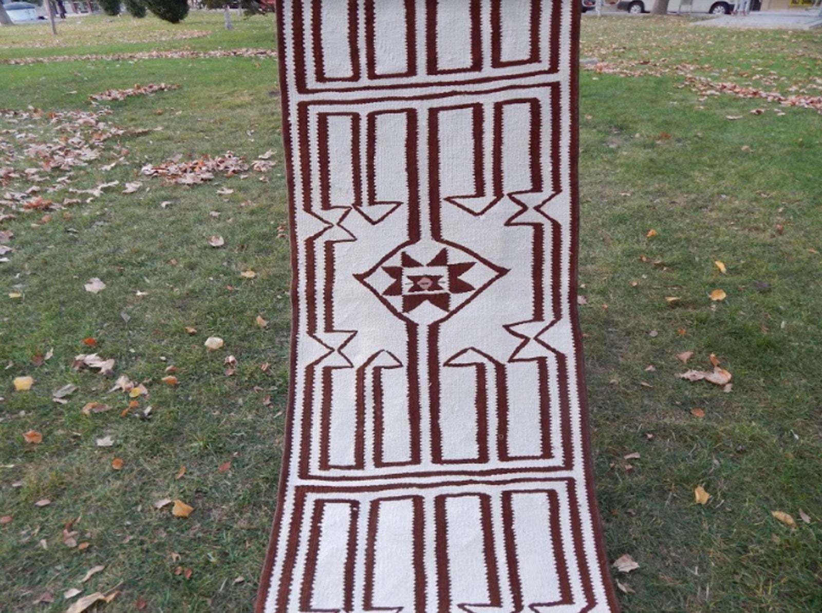 photo furniture Vintage Kurdish Kilim Runner Rug. Pure Natural Undyed Turkish Herki Kilim Rug 2′7″ × 10′4″