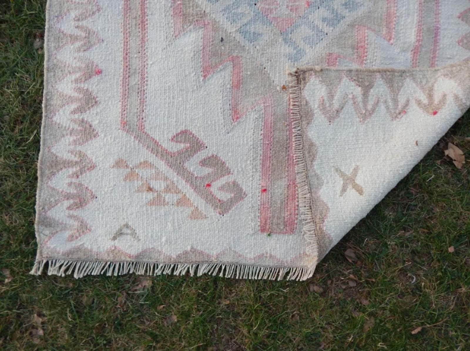 photo vinterior Hand Knotted Turkish Runner Rug. Boucherouite Style Herki Rug. Natural Undyed Wool 3′3″ × 12′10″