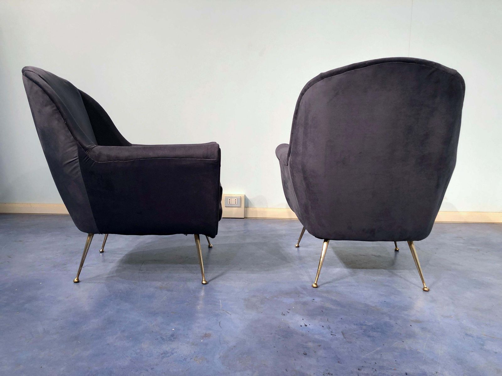 Pair Of Italian Midcentury Midnight Blue Velvet Armchairs, Gio Ponti Style 1950s photo 3600.0