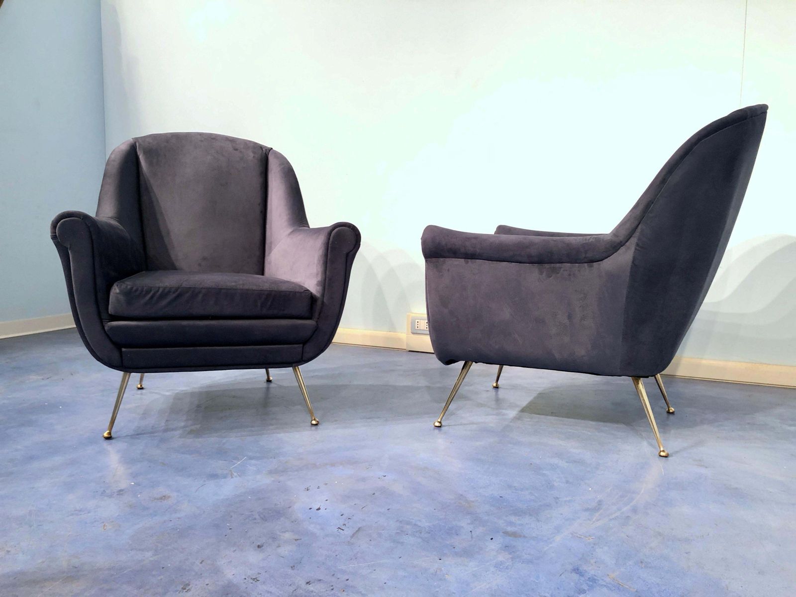 photo for sale Pair Of Italian Midcentury Midnight Blue Velvet Armchairs, Gio Ponti Style 1950s