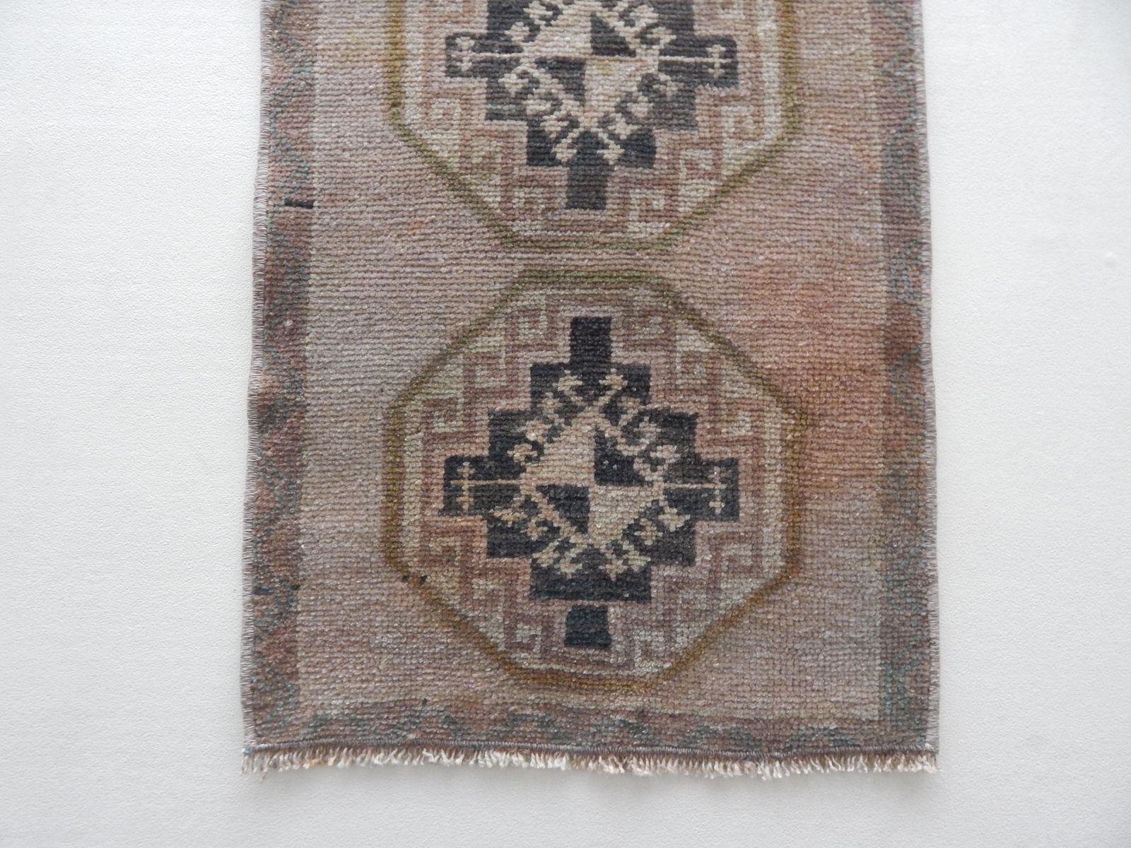 1'5'' X 2'11'' Turkish Konya Hand Knotted Rug photo vinterior