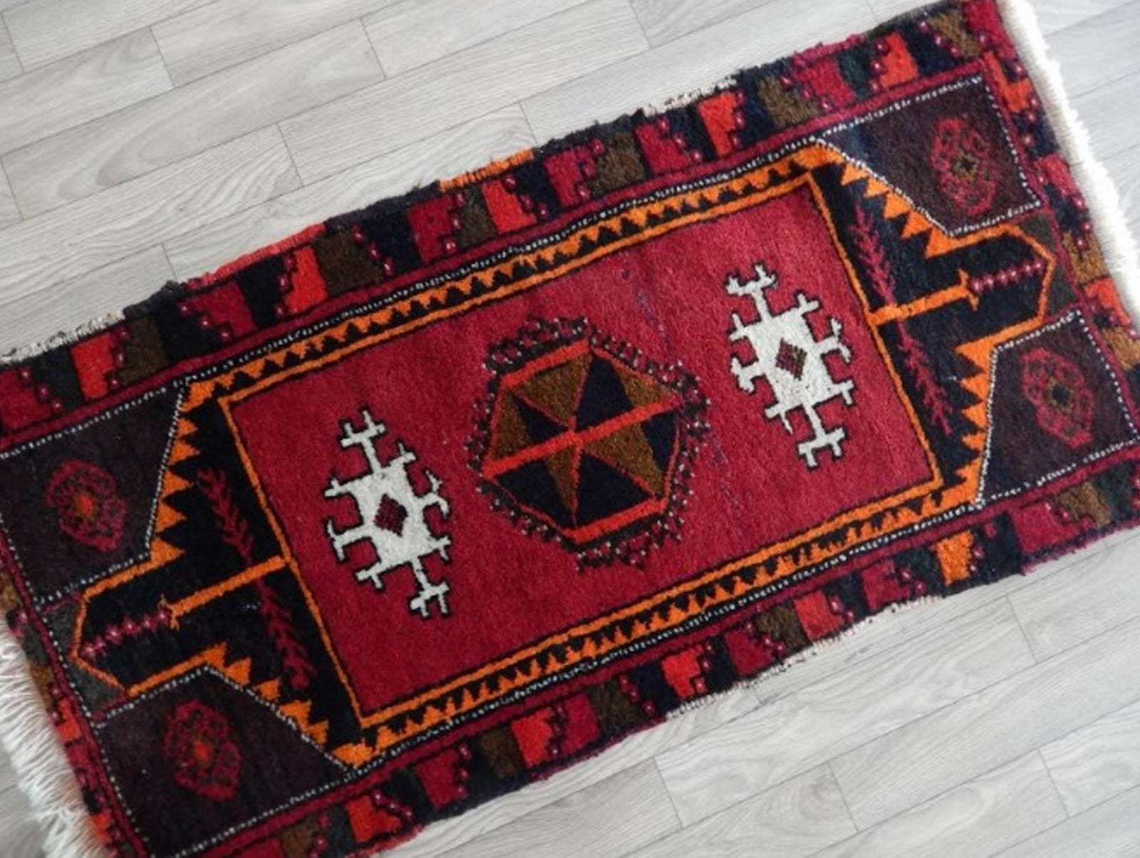 Small Turkish Rug Hand Knotted Distressed Low Pile Area Rug Faded Mat 1′8″ × 3′3″ photo Textiles