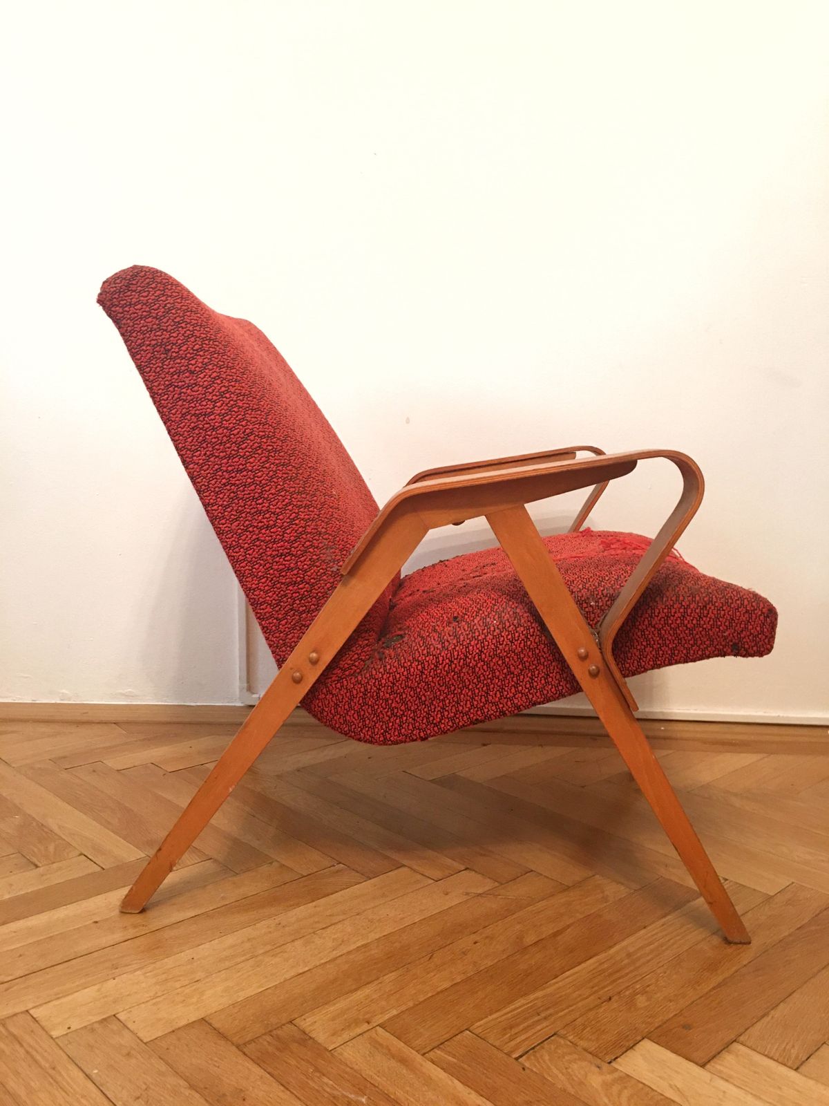 photo furniture Red Armchairs By Frantisek Jirak – Tatra Nabytok Pravenec – Famous Design From 60’s   Pair