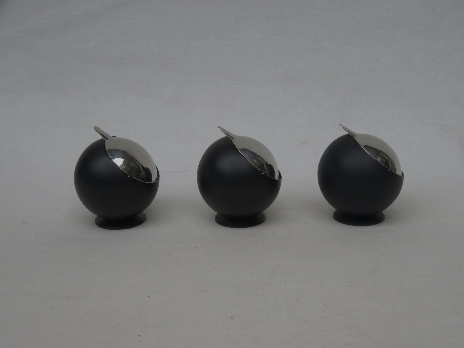 Model Smokny Ball Ashtrays From F.W. Quist   Middle Size, 1970s, Set Of 3