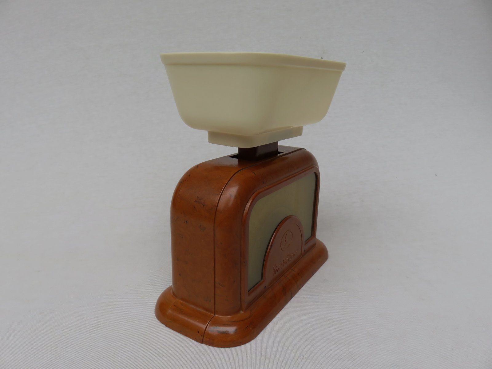 Bakelite And Celluloid Kitchen Scales From DR. Oetker, 1930s photo 513.4