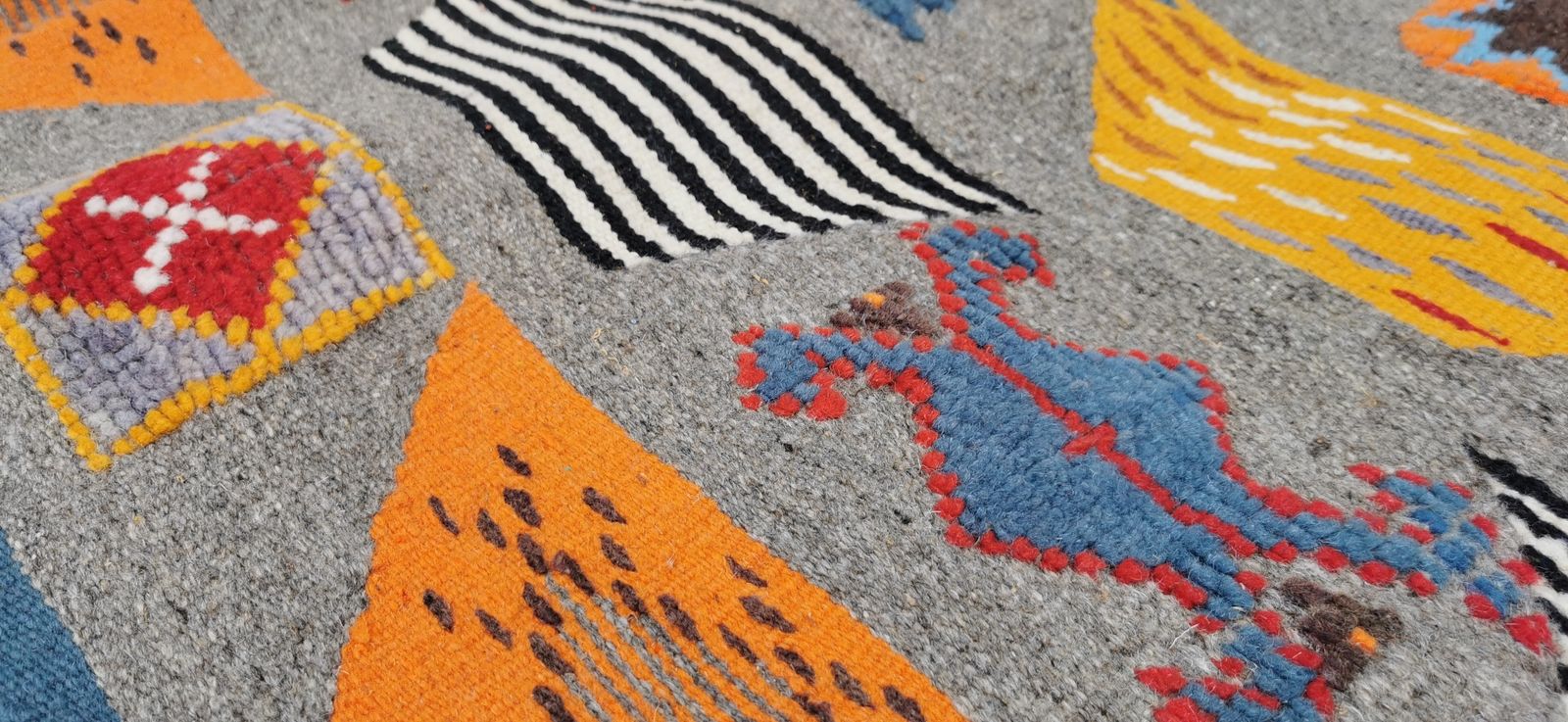 photo for sale Hand Woven Moroccan Rug Camel Hair .Hand Ebmroidery 267x156 Cm