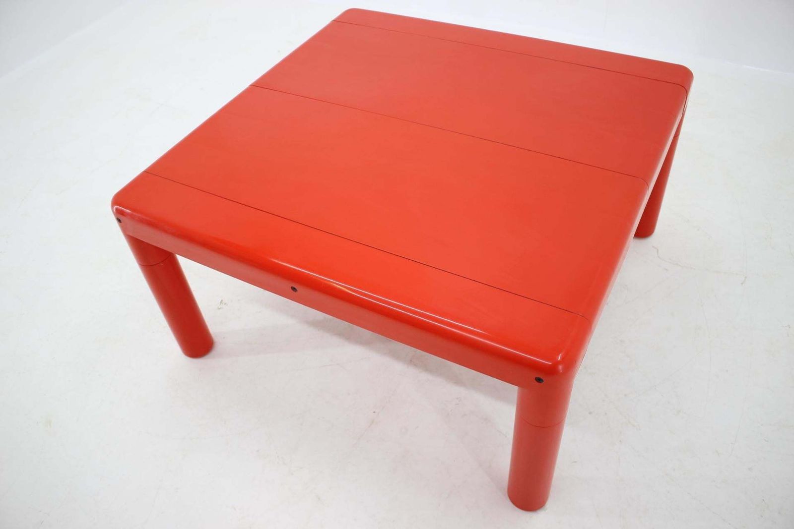 photo furniture Mid Century Space Age Coffee Table Upo, Eero Aarnio, Finland, 1970s.
