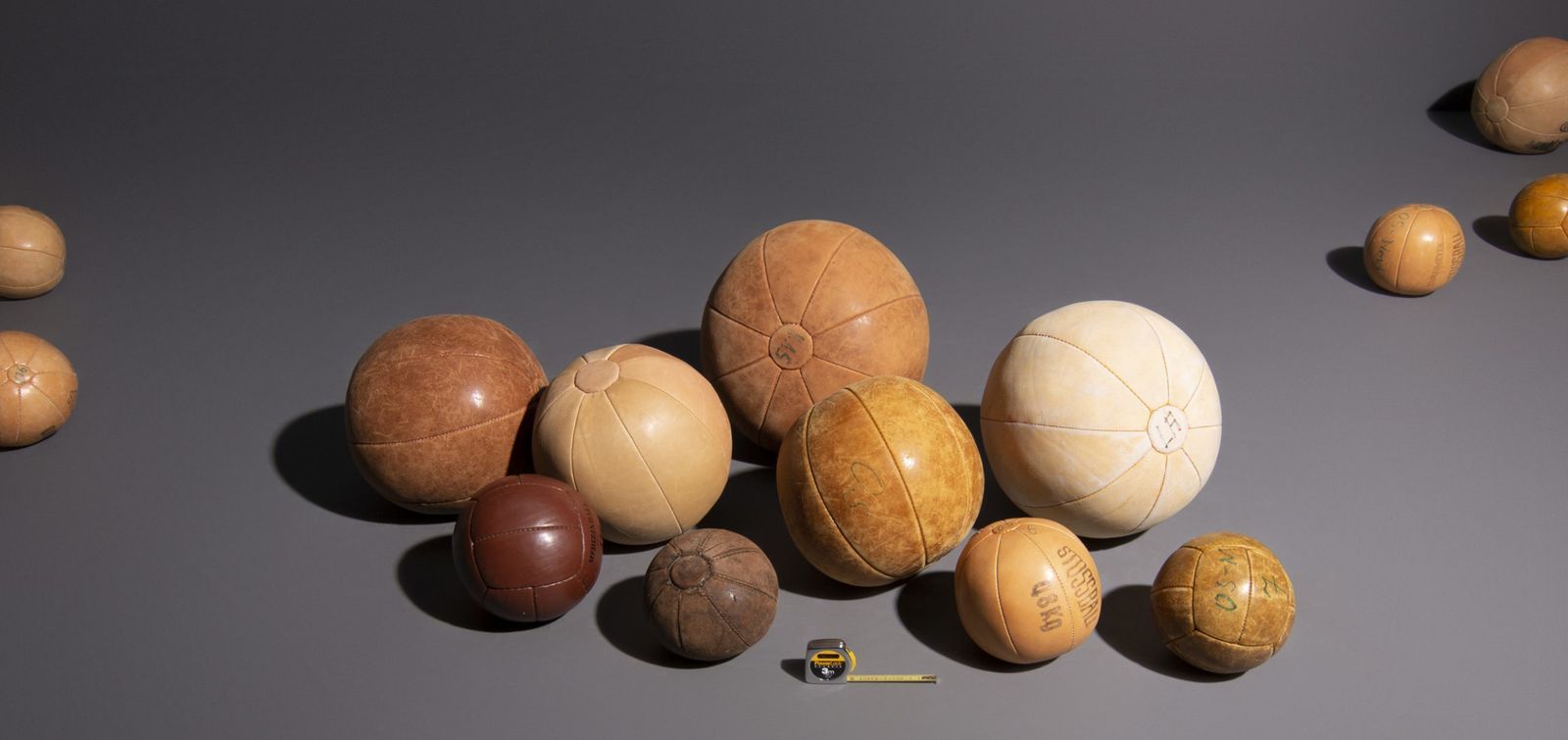 Vintage Medicine Balls Made Of Light Brown Leather, 0.8 Kg photo 87.0