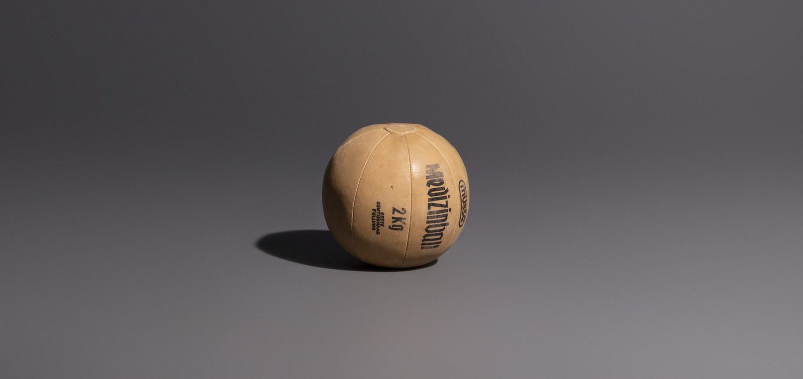 Vintage Medicineballen Van Lichtbruin Leer photo for sale