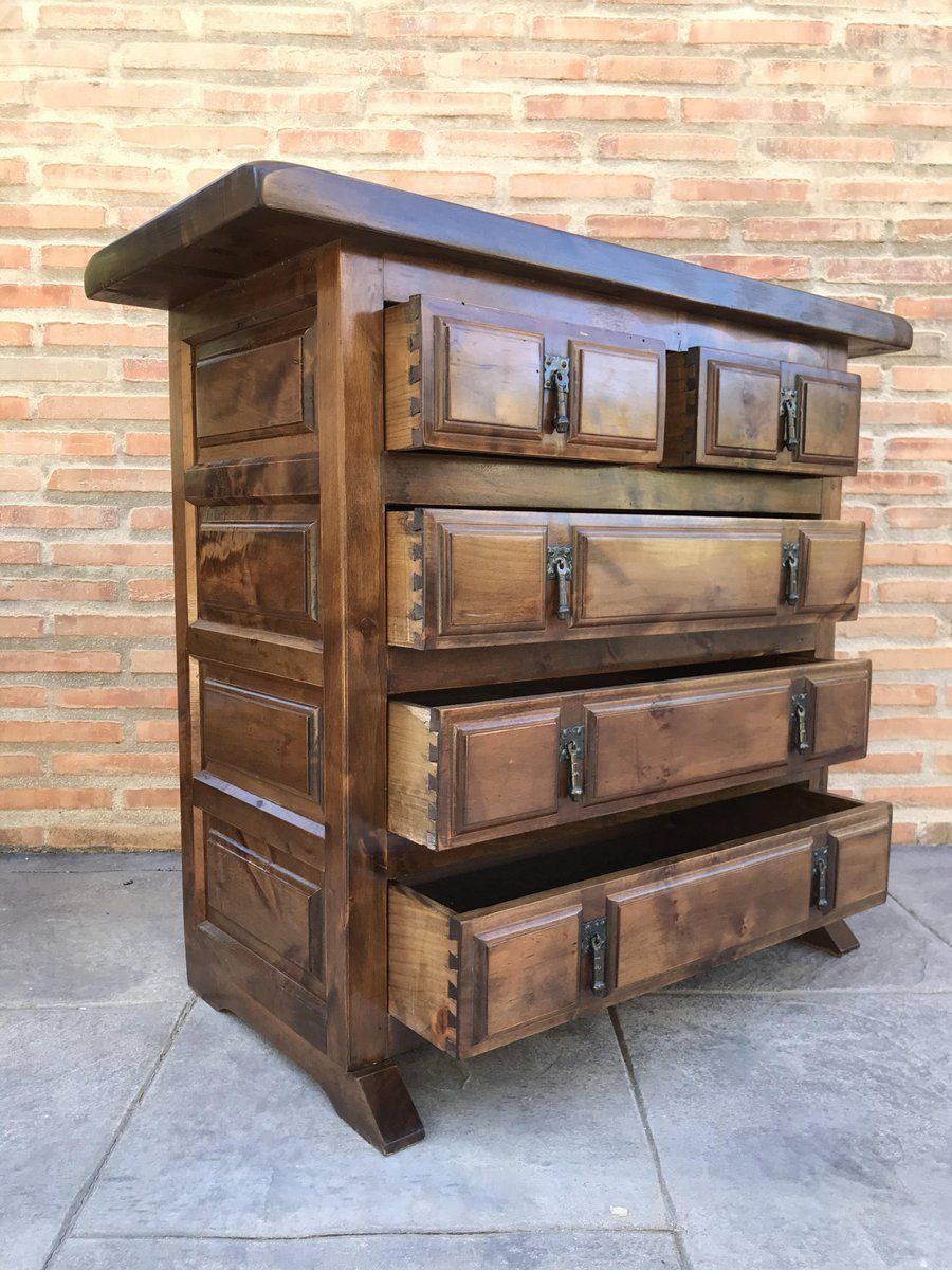 Spaans Catalaans Gesneden Walnoten Ladekast, Highboy Of Console, Jaren 1920 photo vinterior