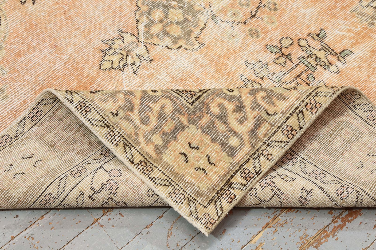 photo furniture Sweet Faded Orange, Turkish Oushak Vintage Rug, Turkey Area Rug, Carpet Rug, Turkish Carpet, Oriental Rug, Wool Rug, Orange Rug