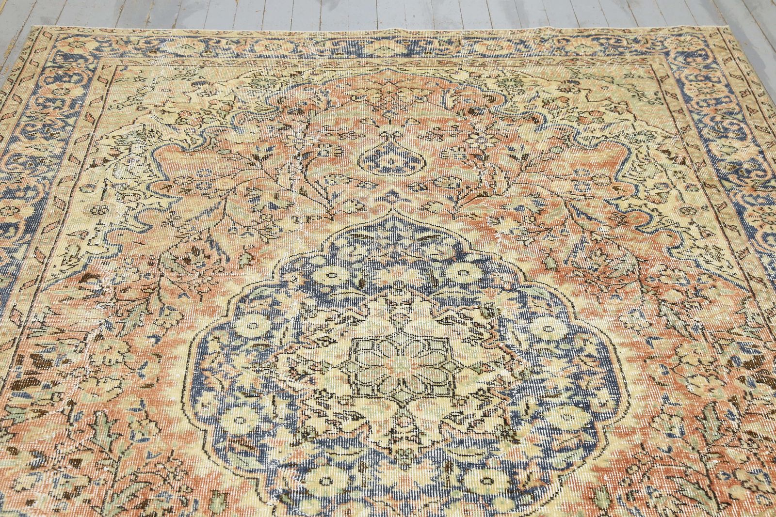 Mediterranean, Turkish Area Rug, Orange, Beige, Oushak Rug, Area Rug, Oriental Rug, Floral, Wool Rug, Distressed, Rugs photo Textiles