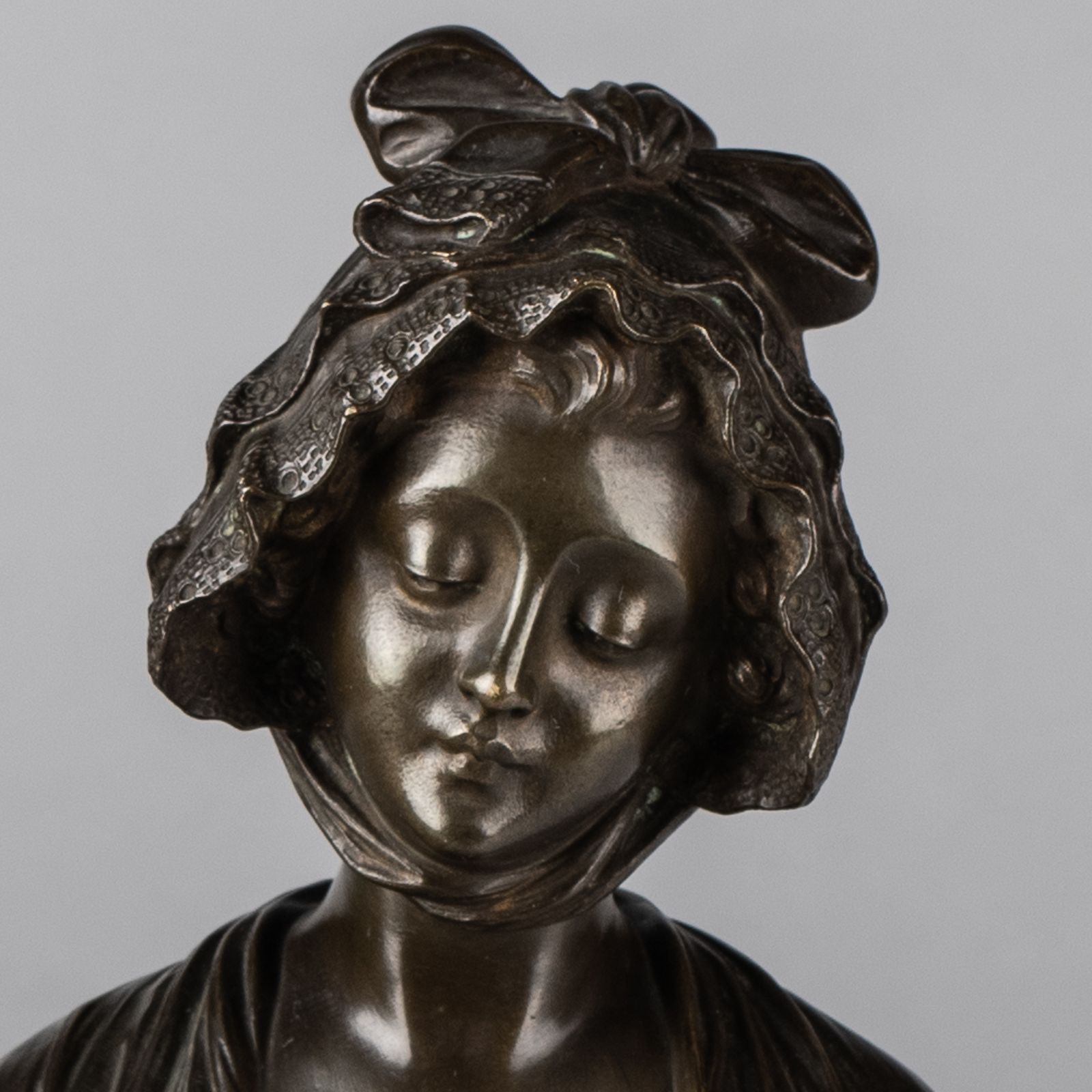 photo furniture 19th Century French Bronze Sculpture Of A Female