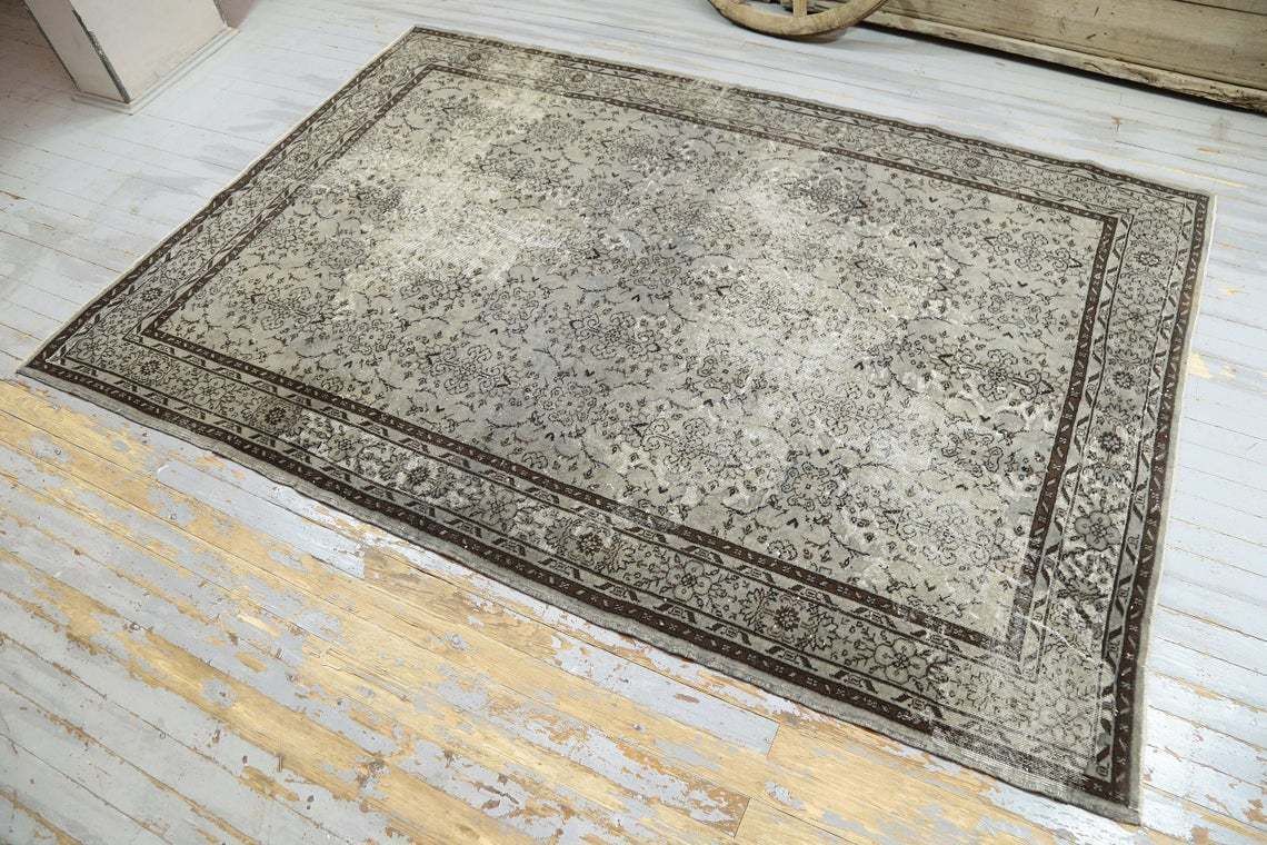 Fossil Rug, Handmade Turkish Rug, Anatolian Oushak Rug, Turkey Vintage Area Rug, Hand Knotted Gray Brown Distressed Floral Rug photo furniture