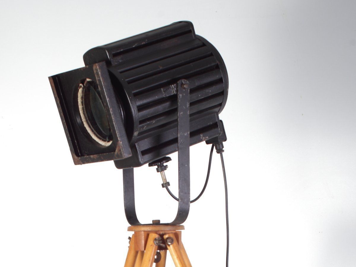 Industriële Driepoot Vloerlamp, Ca. Jaren 1970 photo for sale