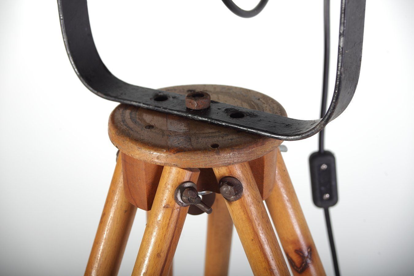 Industriële Driepoot Vloerlamp, Ca. Jaren 1970 photo vintage