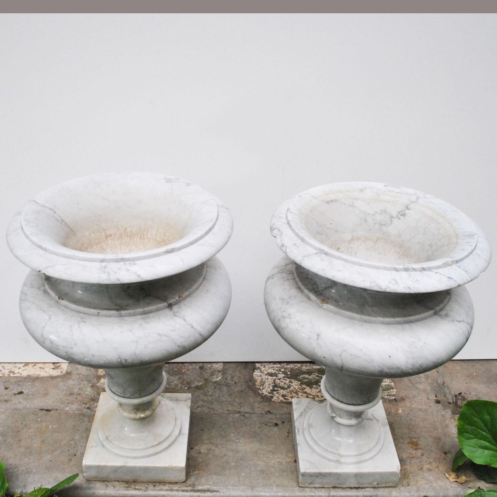 Elegant Pair Of Large Carrara Marble Vases, Period Early 20th Century photo buy