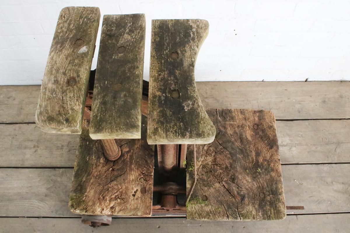 Early 20th Century Cast Iron Sack Weighing Scales Produced By W&T Avery Ltd photo vinterior