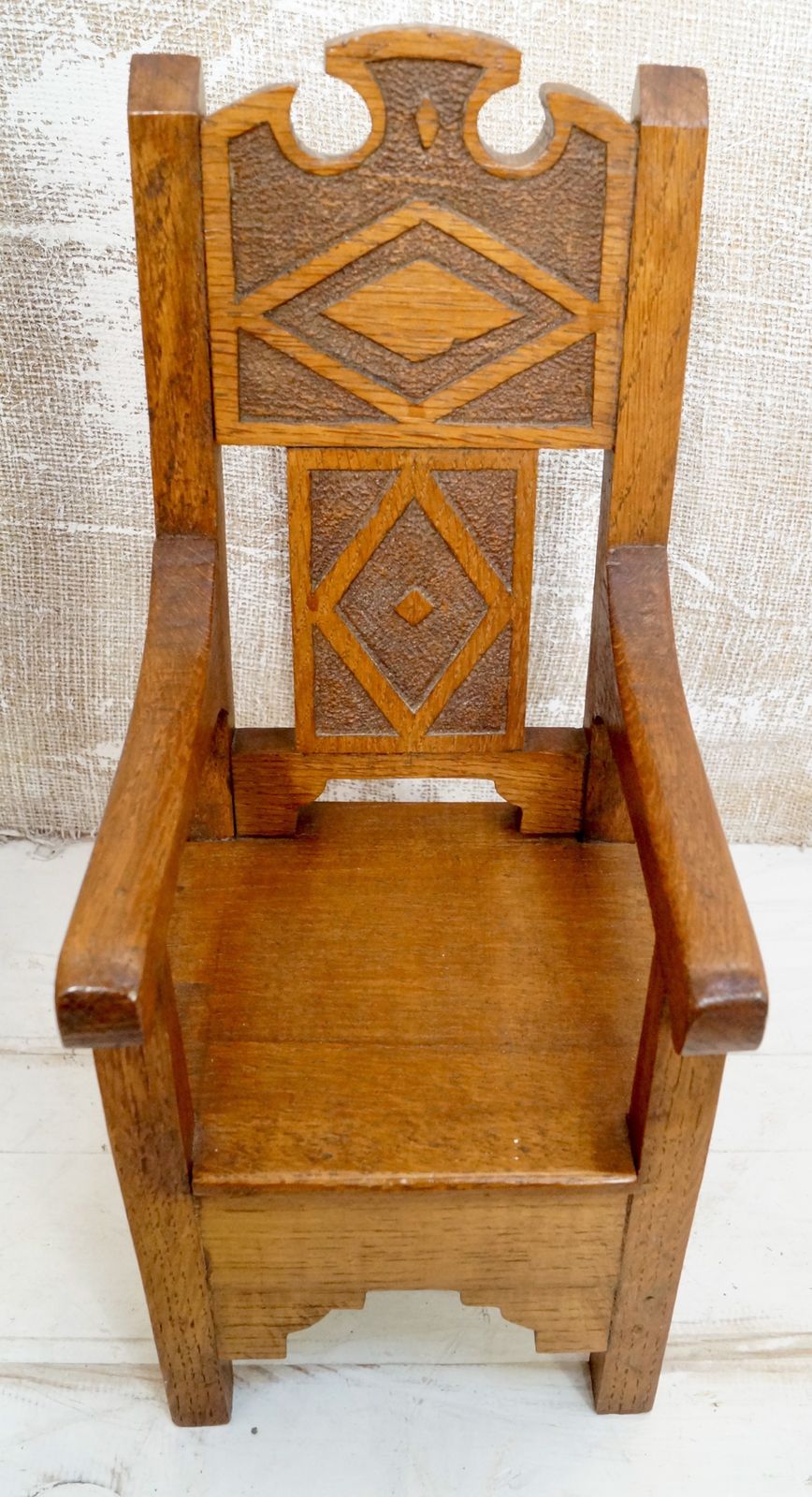Miniature Oak Apprentice Chair photo vinterior