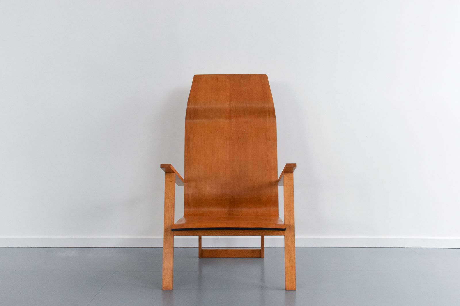 photo vinterior Vintage Modernist 1930s Bauhaus Style Plywood Chair