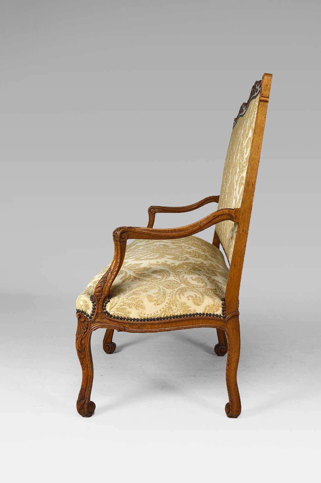 French Louis XV Style Sofa photo vinterior