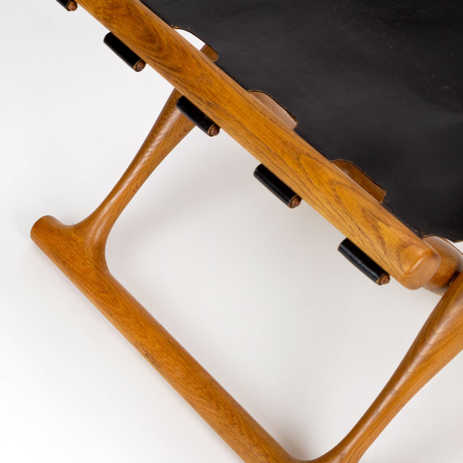 photo furniture Guldhøj Stool By Poul Hundevad
