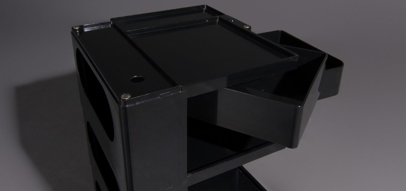 Joe Colombo Trolley Model Boby By Bieffeplast photo vinterior