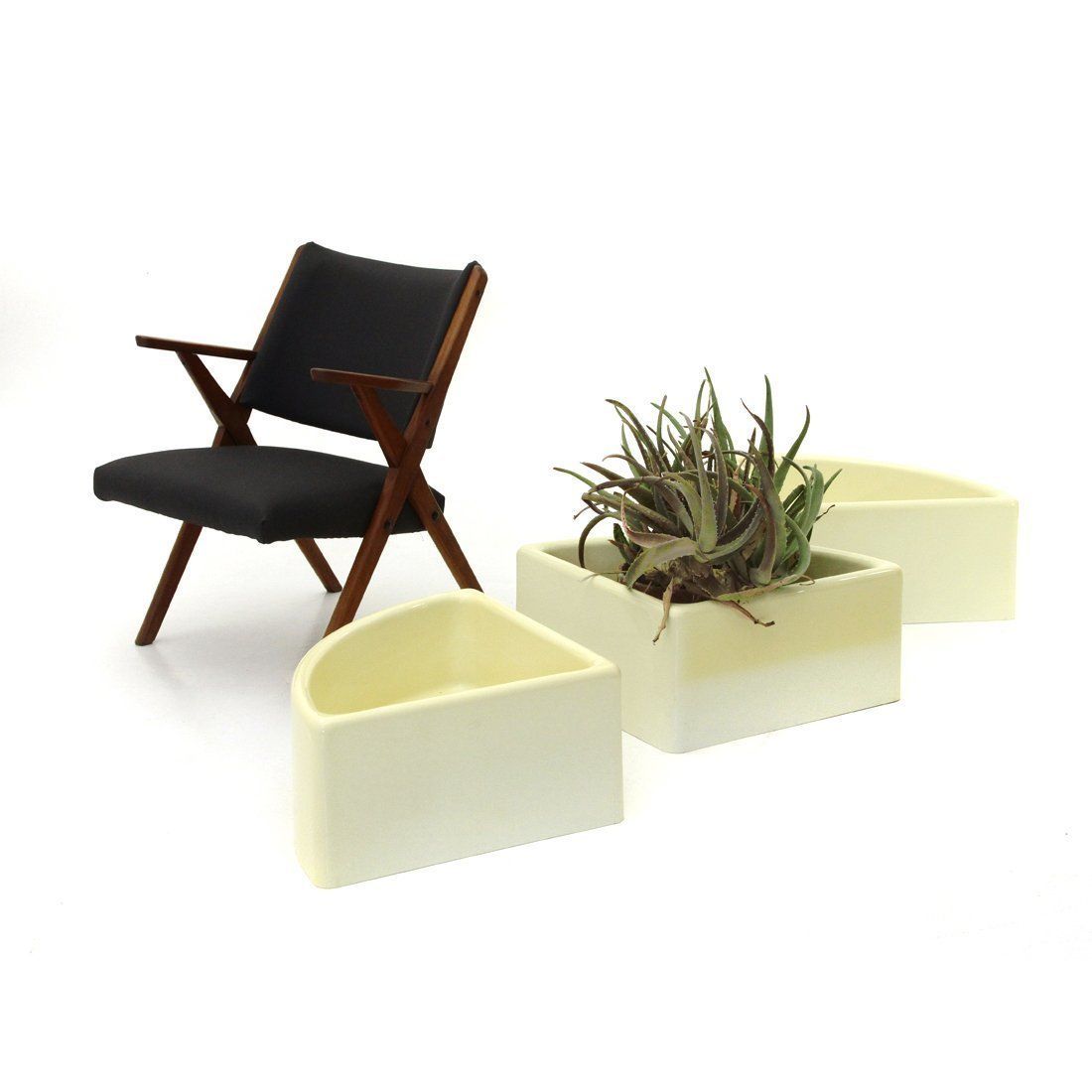 White Plaster Corner Flower Pots From Elco, 1970s, Set Of 3 photo for sale