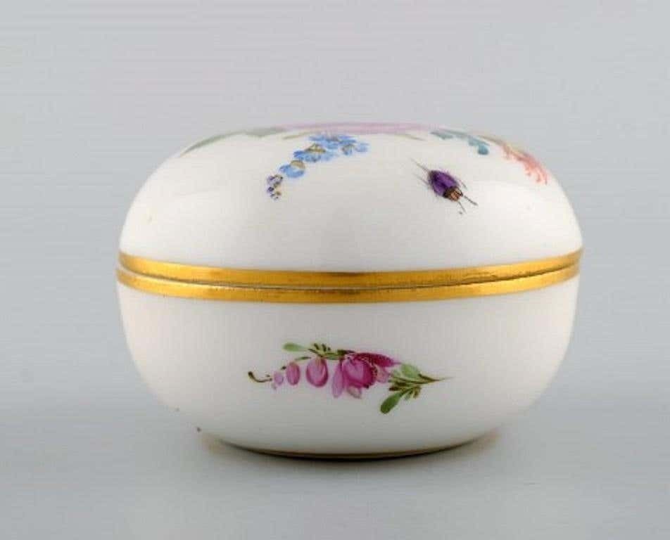 Meissen Bomboniere In Hand Painted Porcelain With Floral Motifs, 20th Century