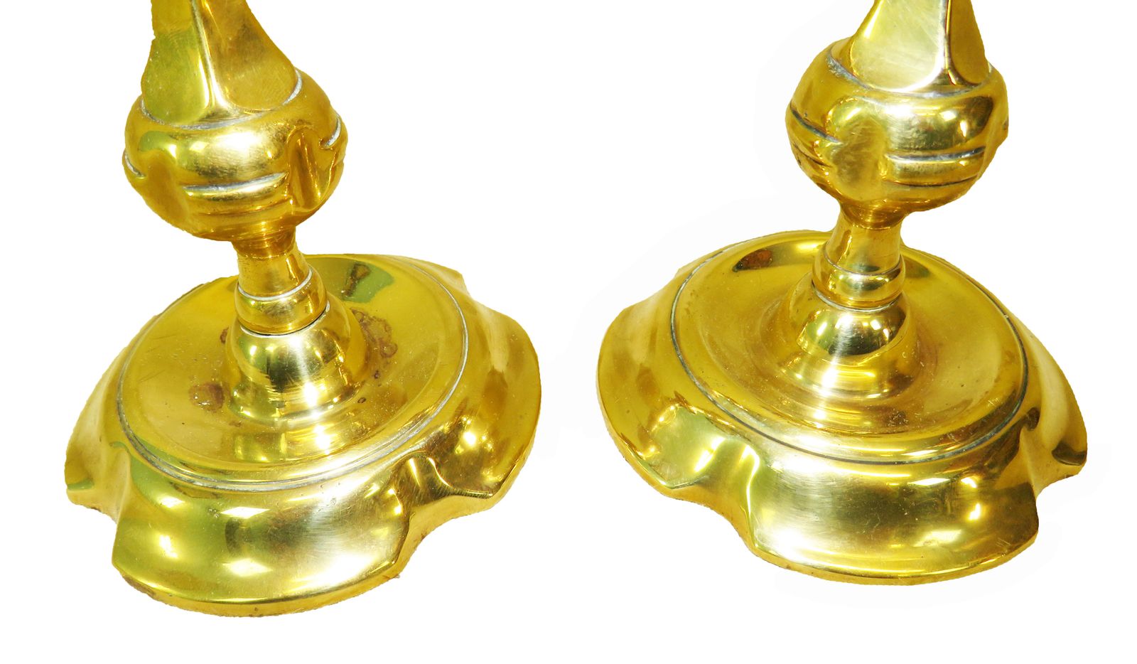 18th Century Georgian Pair Of Brass Candlesticks (England, Circa 1730) photo 695.0