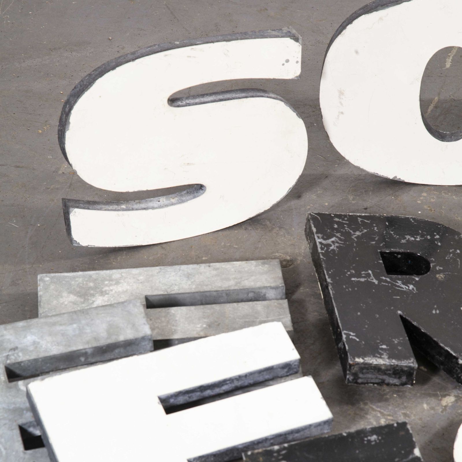 1950’s French Zinc Letters – Letter Zinc O photo furniture